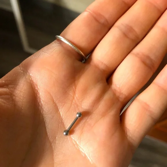 Piercing silver stud - Picture 1 of 2